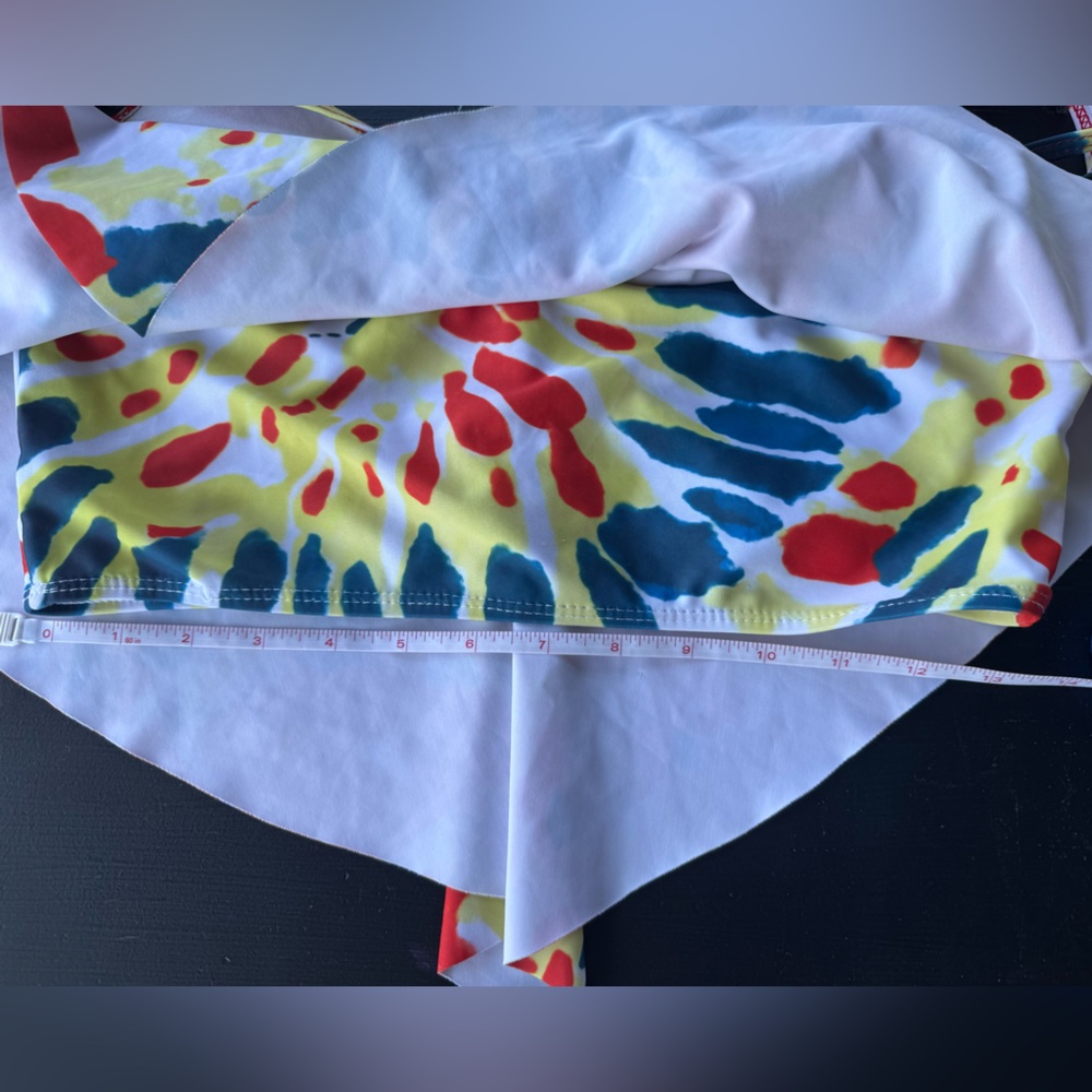 Amazon Essentials Multicolor Tie-Dye Swim Top - Picture 4 of 4